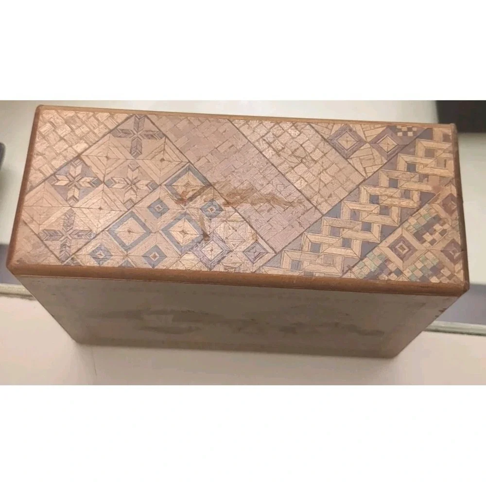 Vintage Japanese Bird Wooden Trick Box /‎ Puzzle Box (Himitsu-Bako)